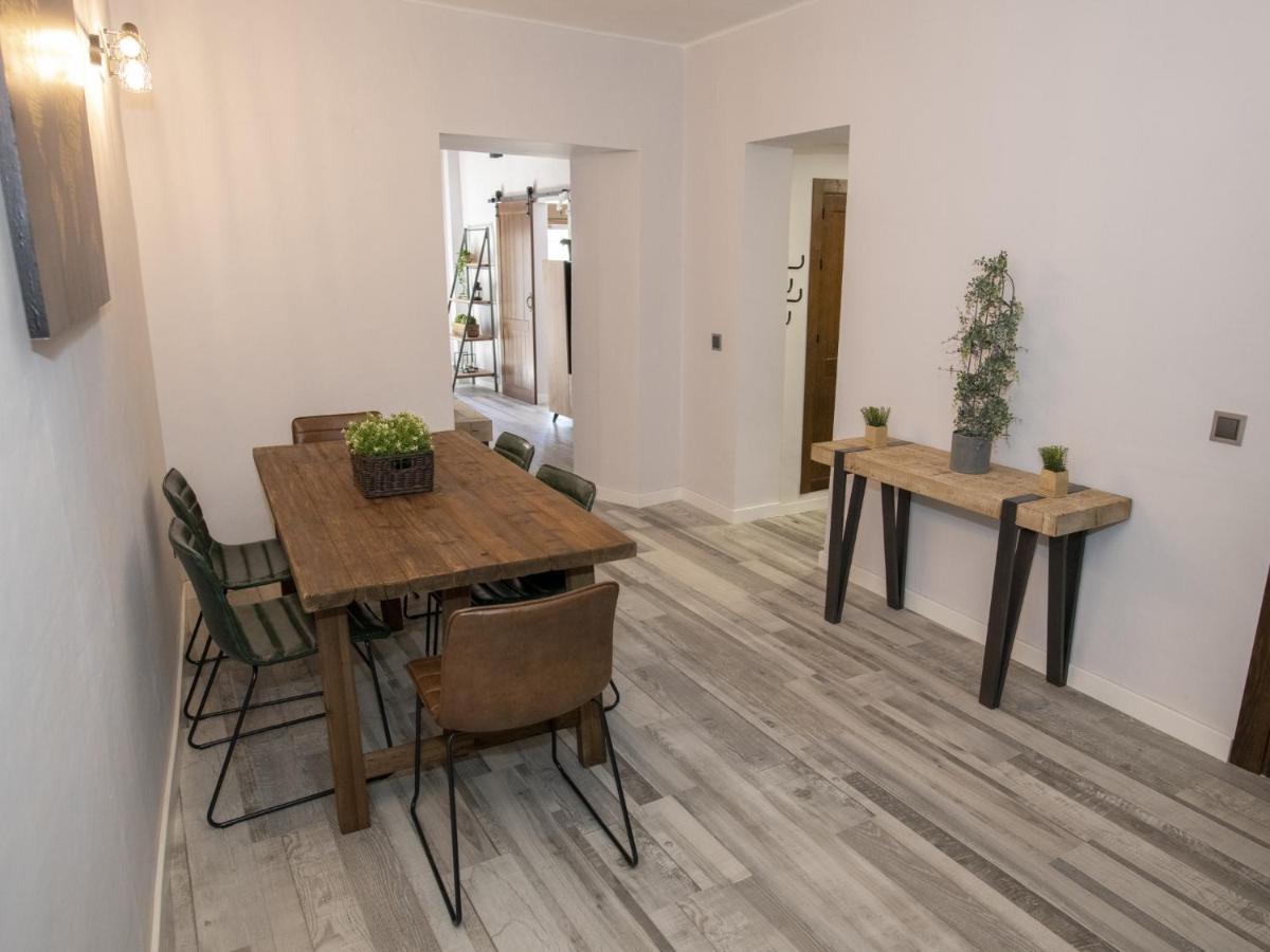Elegante Apartamento Para 5 En El Centro De Caceres Con Wifi Екстериор снимка