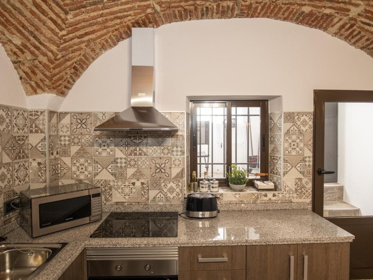 Elegante Apartamento Para 5 En El Centro De Caceres Con Wifi Екстериор снимка