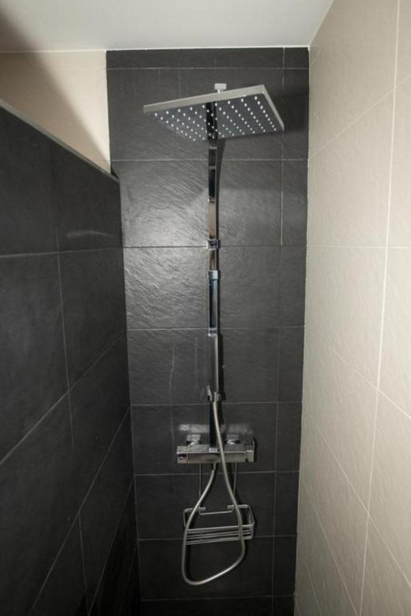 Elegante Apartamento Para 5 En El Centro De Caceres Con Wifi Екстериор снимка
